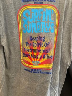 VINTAGE Surfin Sundays CASH ONLYShort Sleeve T-shirt AT PIER PLAZA