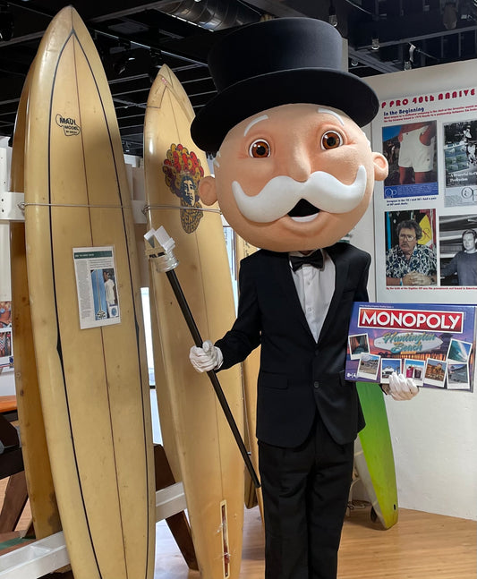 MONOPOLY THE HUNTINGTON BEACH EDITION (HBISM has a Deed Card)